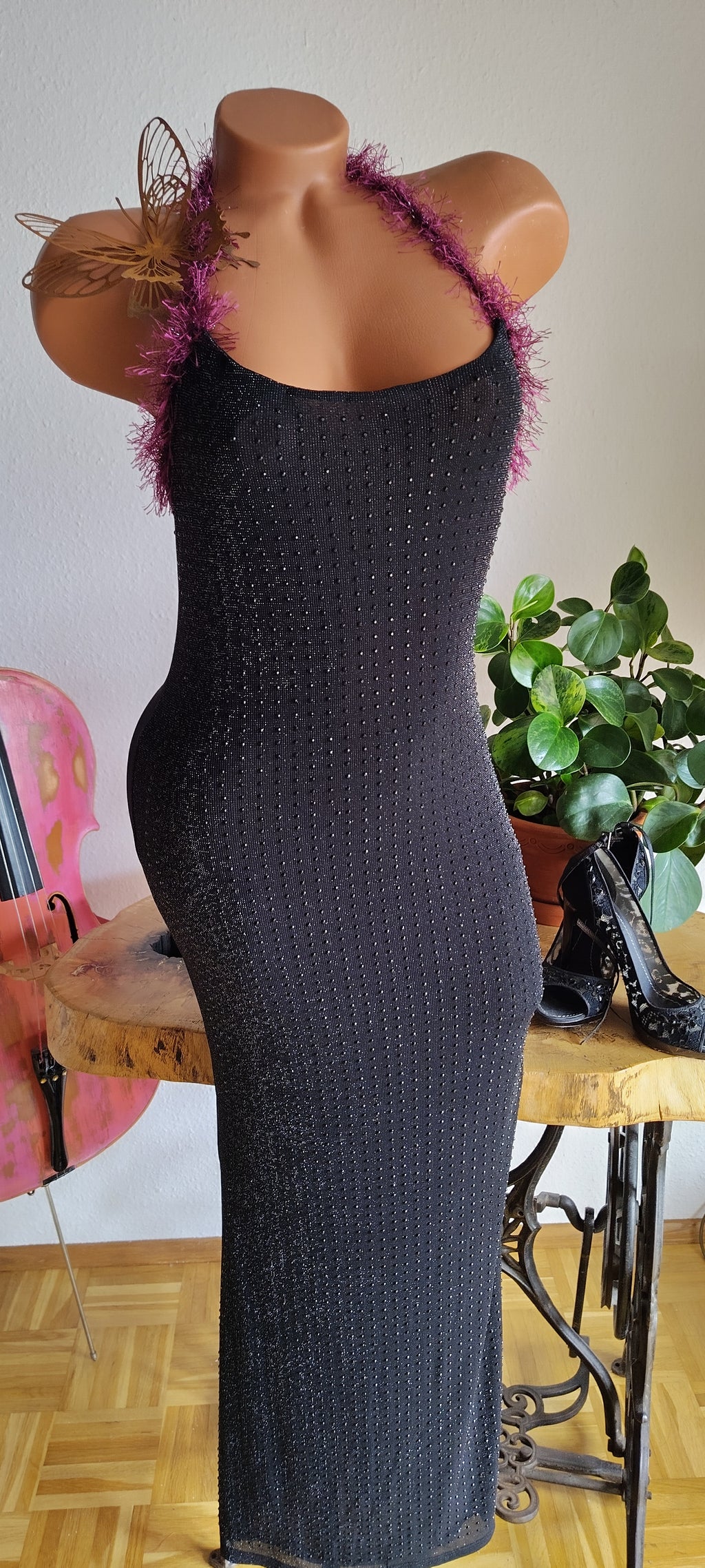 Glitzerndes rückenfreies Maxi-Kleid