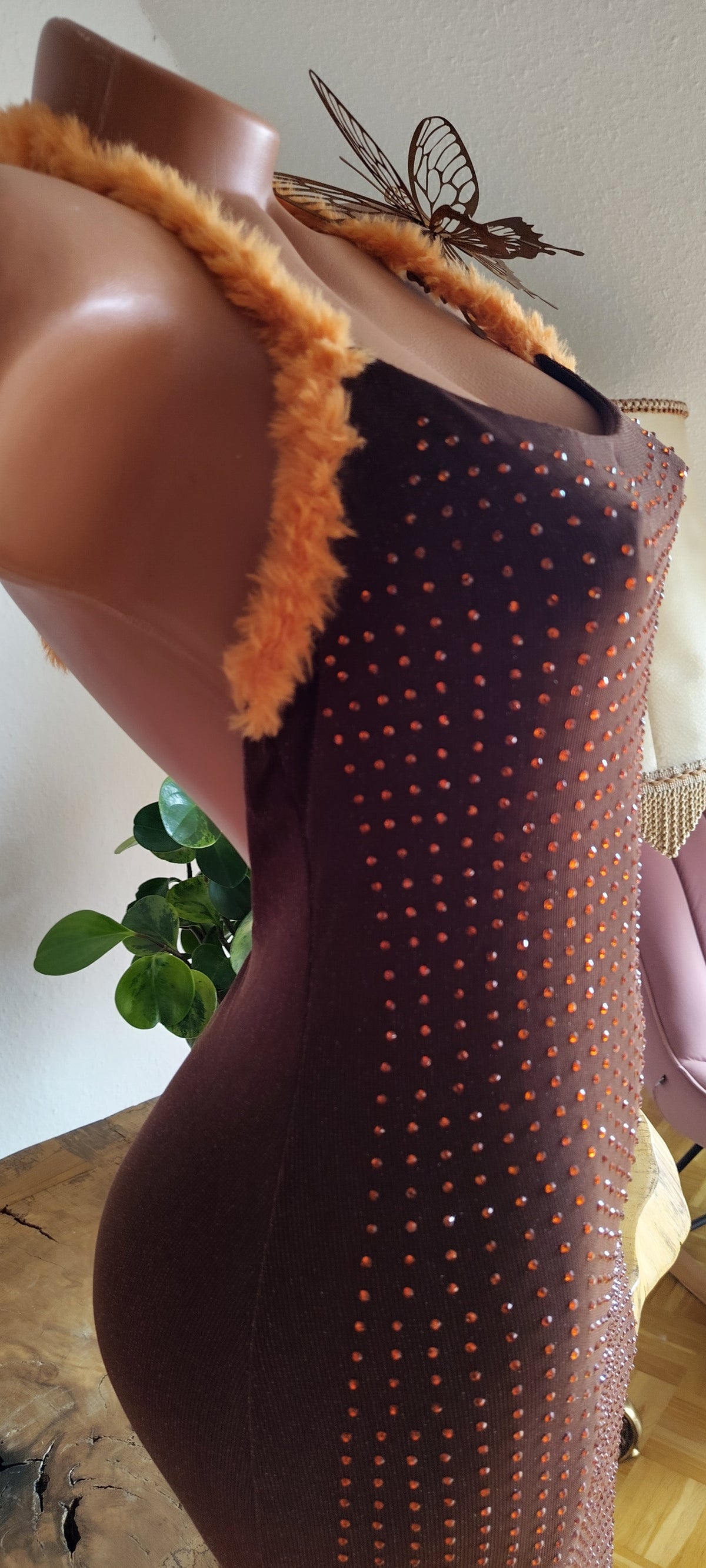 Glitzerndes rückenfreies Maxi-Kleid